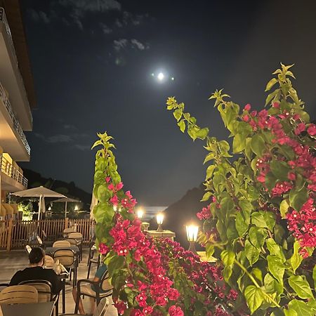 Karos Hotel Llaman Himare Luaran gambar