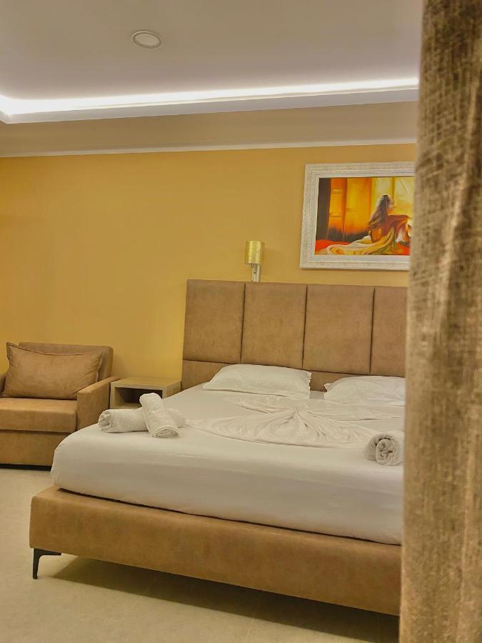 Karos Hotel Llaman Himare Luaran gambar