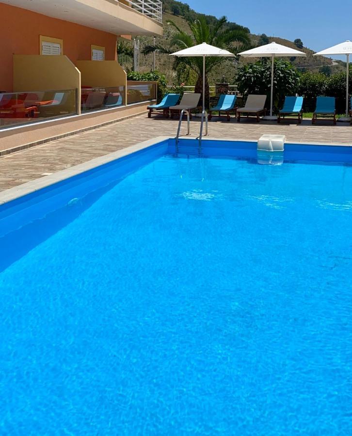 Karos Hotel Llaman Himare Luaran gambar
