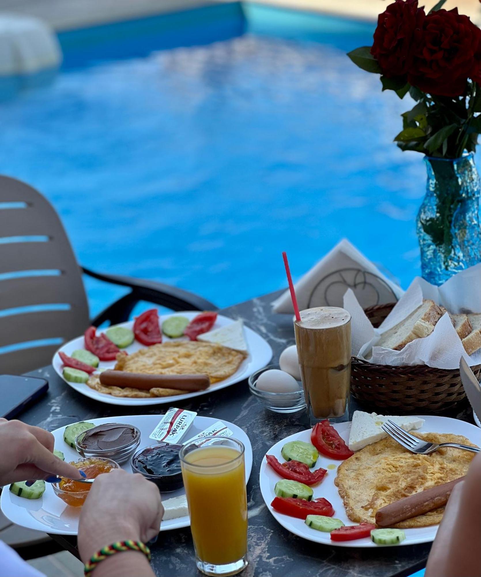 Karos Hotel Llaman Himare Luaran gambar