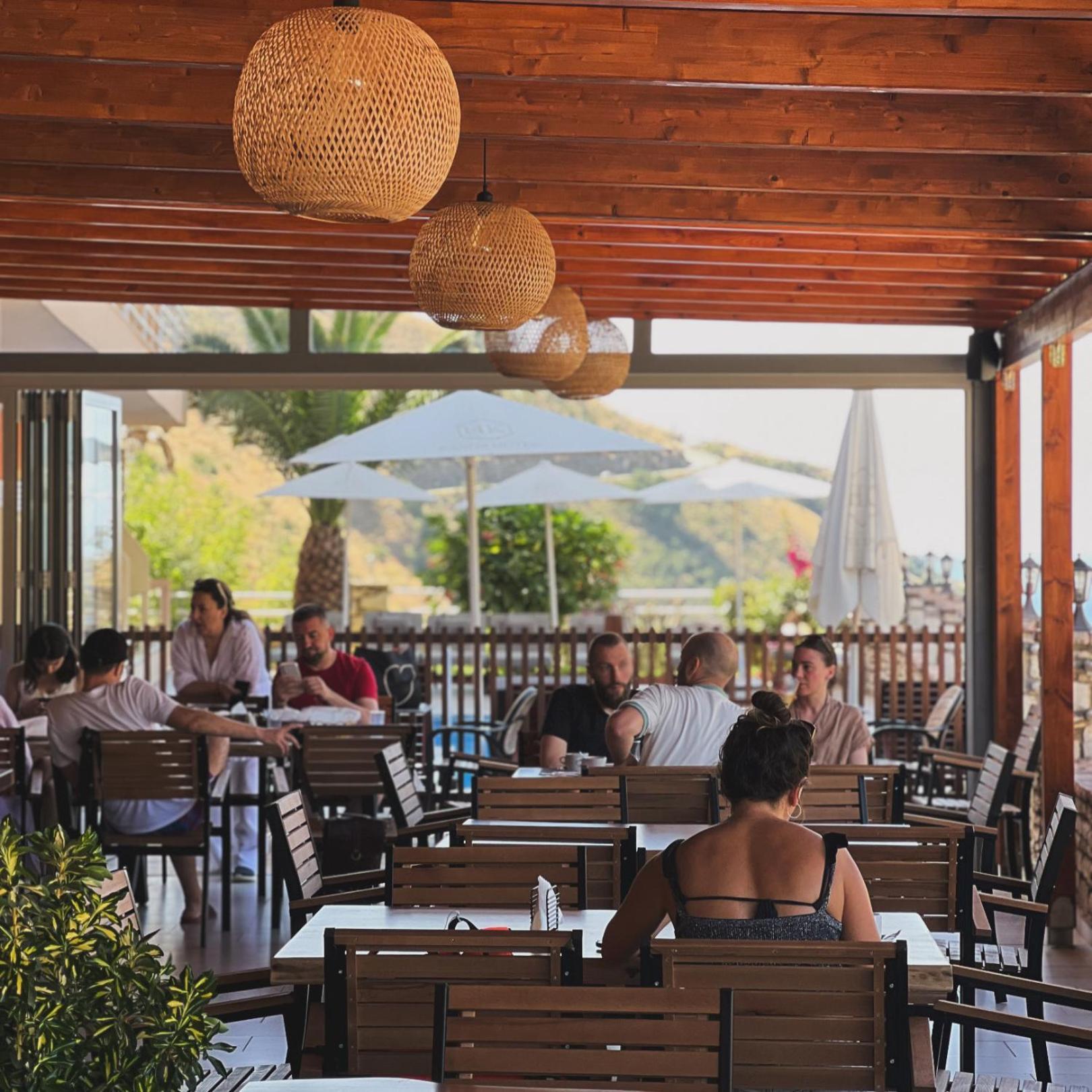 Karos Hotel Llaman Himare Luaran gambar