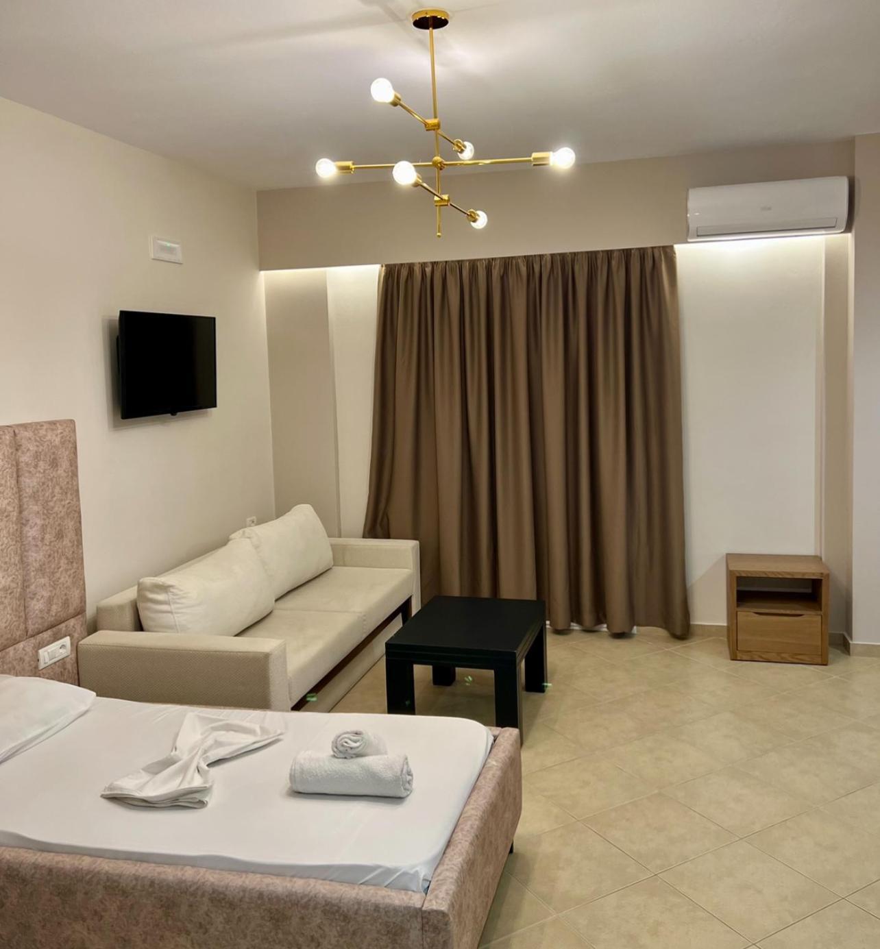 Karos Hotel Llaman Himare Luaran gambar