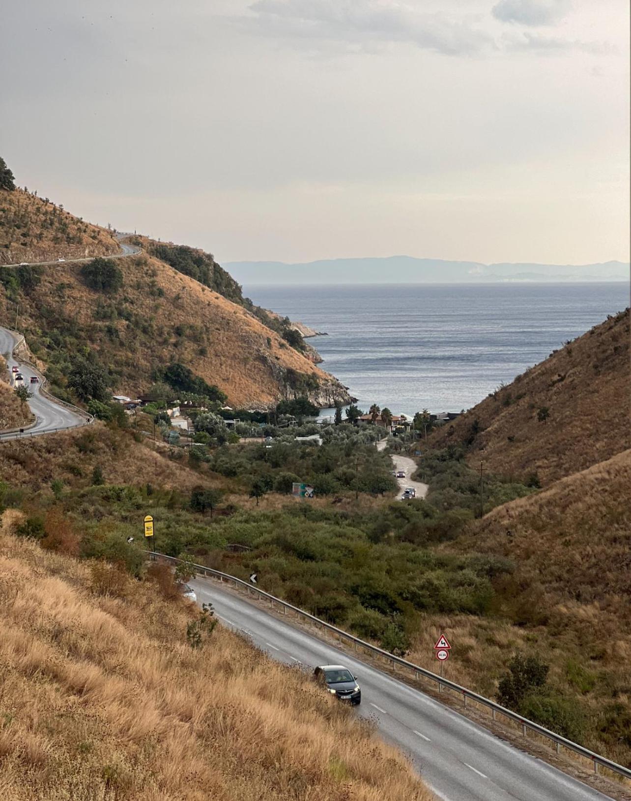 Karos Hotel Llaman Himare Luaran gambar